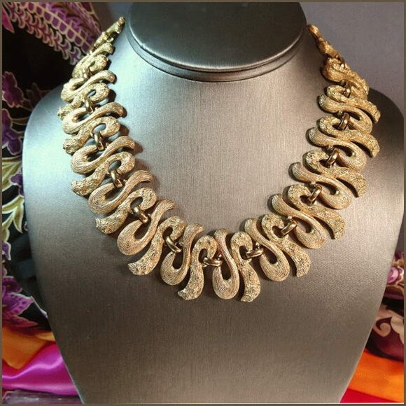 1950s Signed MONET Rare Satin Gold Vintage Fringe Necklace 14104
